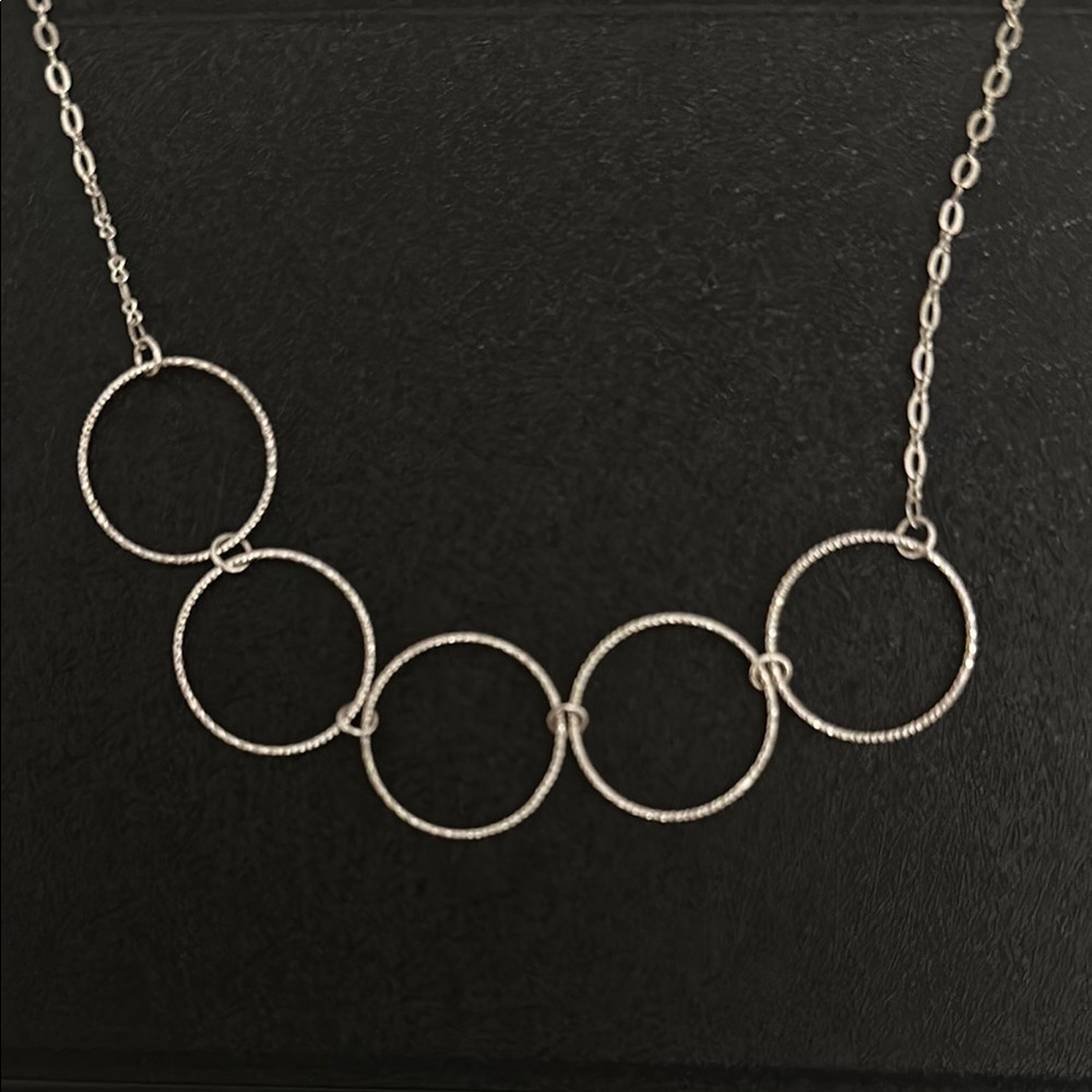 Elegant Silver Circle Necklace